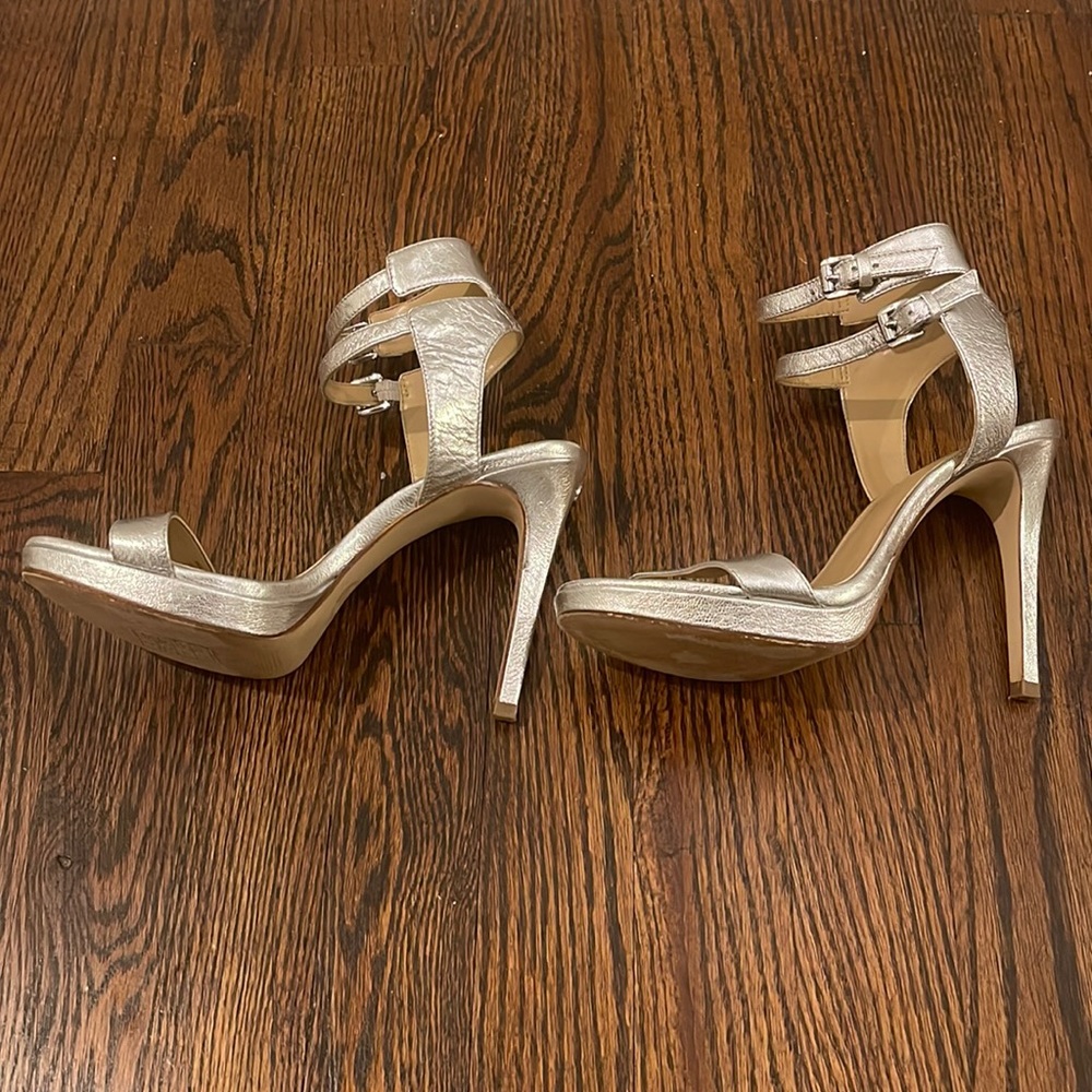 Gorgeous Michael Kors Silver Heels in Size 6